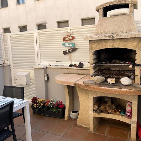 Cozy Beach House With Pool & Bbq Cubelles Eksteriør billede