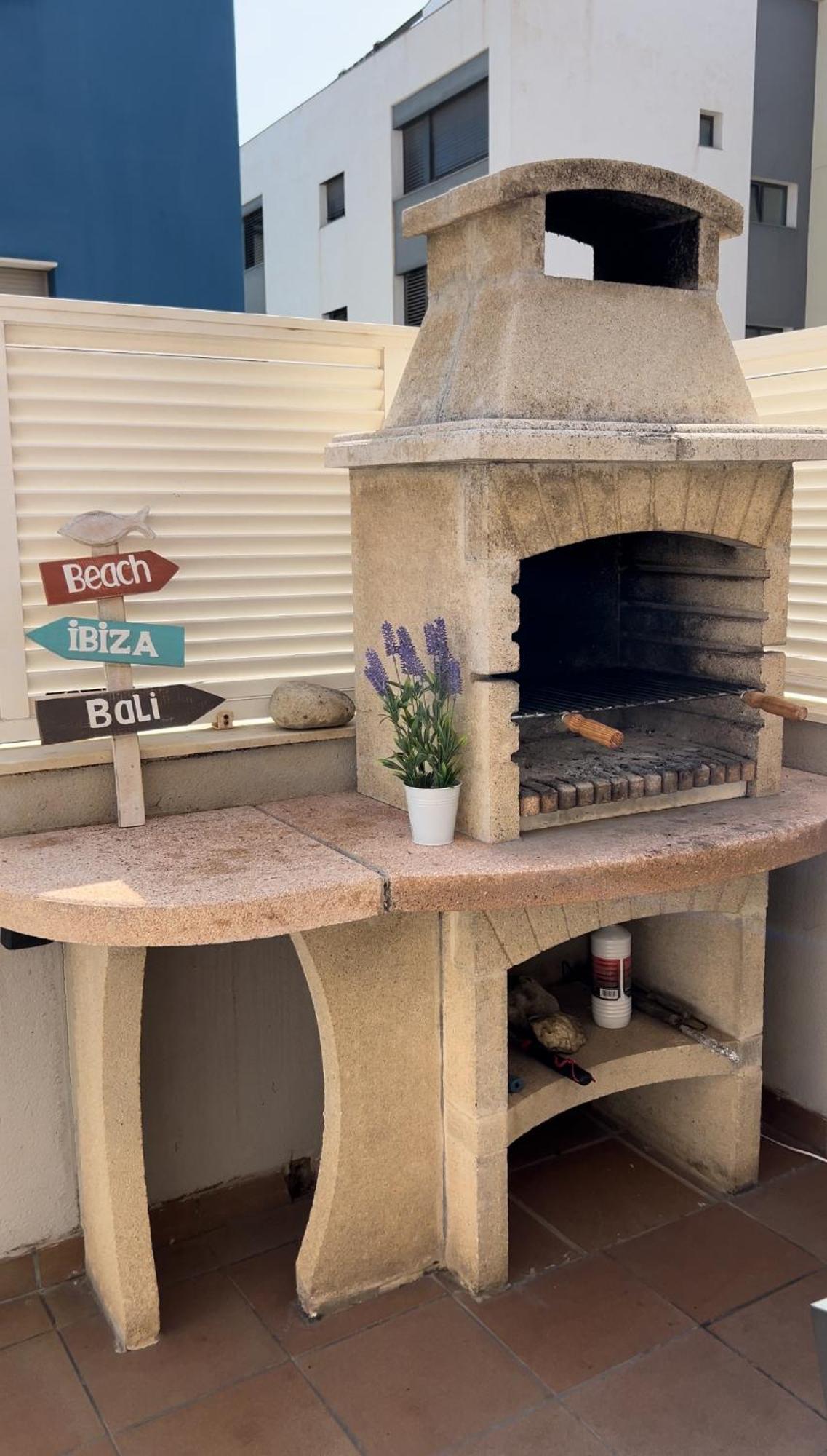 Cozy Beach House With Pool & Bbq Cubelles Eksteriør billede